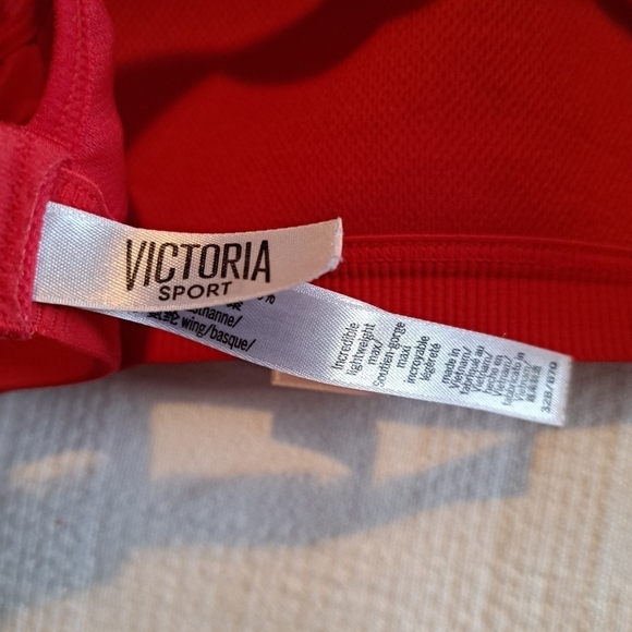 Victoria's Secret Sport red 32B Incredible lightweight max racerback bra - Picture 3 of 6
